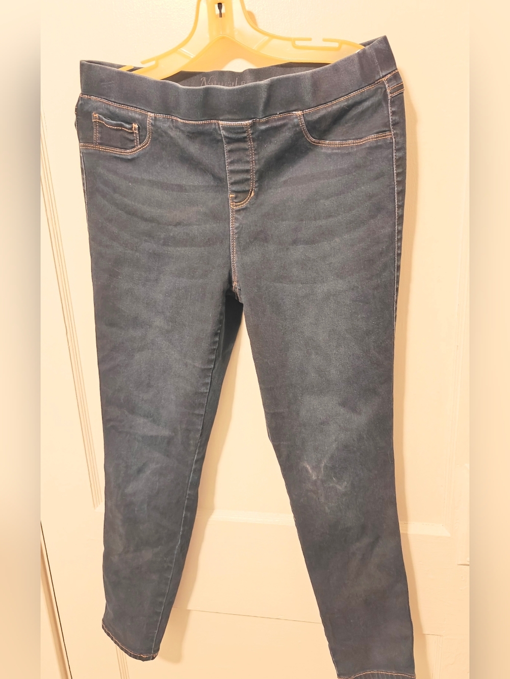 Natural Reflections Bass Pro Shop Blue Jeans Size L Cotton/Spandex Stretch